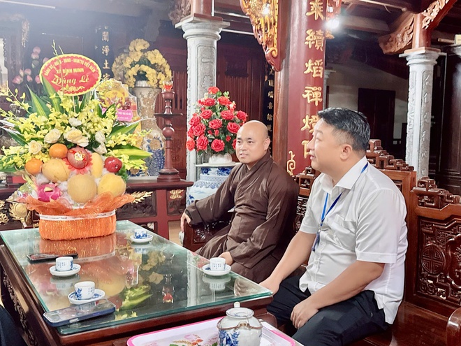 ĐOÀN LÃNH ĐẠO XÃ BÌNH MINH DÂNG HƯƠNG, CHÚC MỪNG ĐẠI LỄ PHẬT ĐẢN TẠI CHÙA VŨ LĂNG- Ảnh 4.
