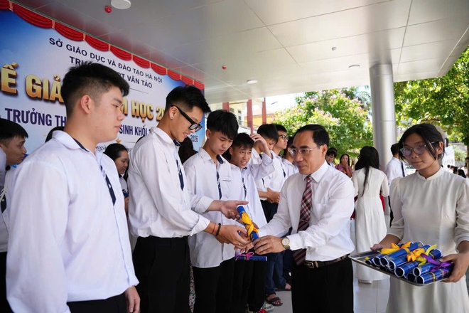 Trường THPT Vân Tảo tổ chức lễ bế giảng năm học 2025-2026- Ảnh 4.