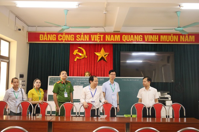 BAN CHỈ ĐẠO THI VÀ TUYỂN SINH XÃ CỔ ĐÔ KIỂM TRA CÔNG TÁC CHUẨN BỊ KỲ THI TUYỂN SINH VÀO LỚP 10 THPT NĂM HỌC 2026 - 2027- Ảnh 1.