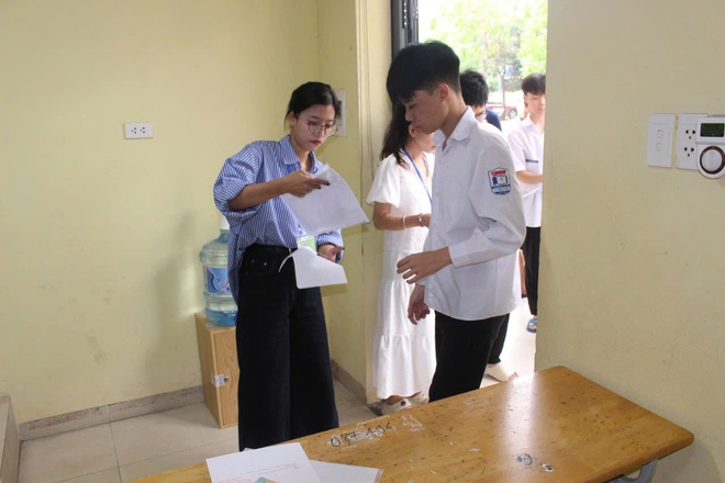 Hơn 1.000 học sinh phường Phú Lương bước vào bài thi tuyển sinh vào lớp 10 THPT công lập năm học 2026 – 2027- Ảnh 6.