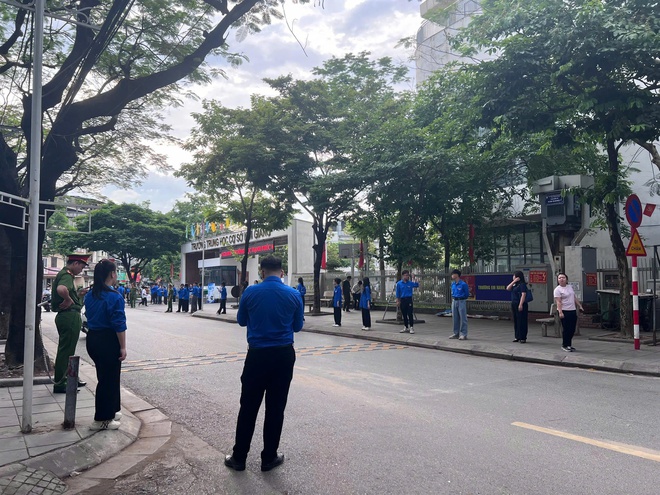 Khương Đình: Chủ động đảm bảo các điều kiện tốt nhất cho kỳ thi tuyển sinh vào lớp 10 THPT
- Ảnh 5.
