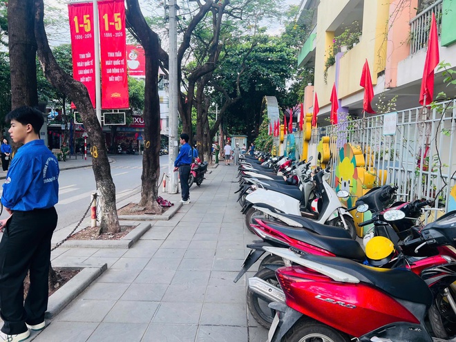 Khương Đình: Chủ động đảm bảo các điều kiện tốt nhất cho kỳ thi tuyển sinh vào lớp 10 THPT
- Ảnh 4.