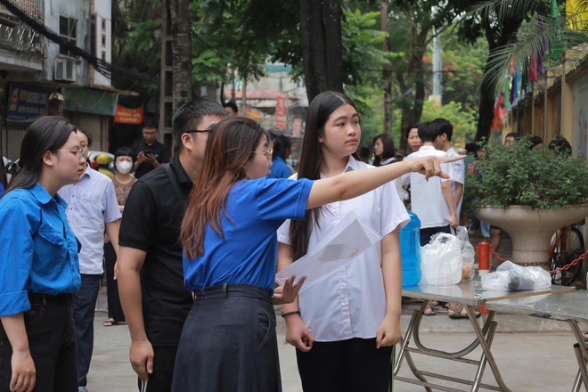 Khương Đình: Chủ động đảm bảo các điều kiện tốt nhất cho kỳ thi tuyển sinh vào lớp 10 THPT
- Ảnh 2.