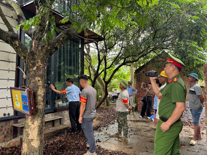 CƯỠNG CHẾ TRONG LĨNH VỰC VI PHẠM ĐẤT ĐAI TẠI XÃ TRUNG GIÃ ĐƯỢC TRIỂN KHAI QUYẾT LIỆT- Ảnh 3.