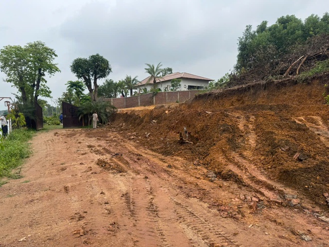 CƯỠNG CHẾ TRONG LĨNH VỰC VI PHẠM ĐẤT ĐAI TẠI XÃ TRUNG GIÃ ĐƯỢC TRIỂN KHAI QUYẾT LIỆT- Ảnh 7.