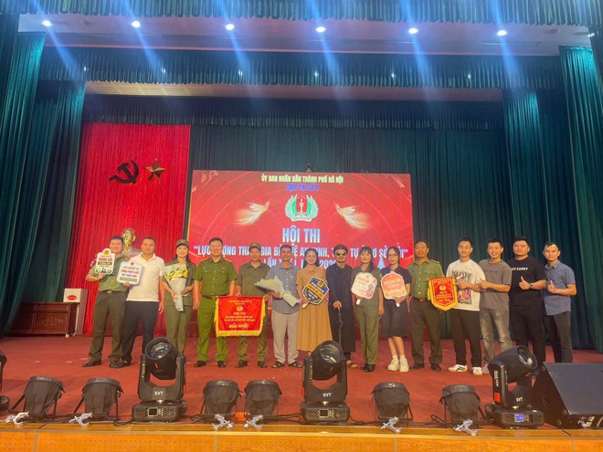 CHÚC MỪNG LỰC LƯỢNG AN NINH CƠ SỞ XÃ TRUNG GIÃ XUẤT SẮC ĐẠT GIẢI NHẤT CỤM SỐ 8 TẠI HỘI THI “LỰC LƯỢNG THAM GIA BẢO VỆ AN NINH, TRẬT TỰ Ở CƠ SỞ GIỎI” THÀNH PHỐ HÀ NỘI LẦN THỨ I, NĂM 2026- Ảnh 2.