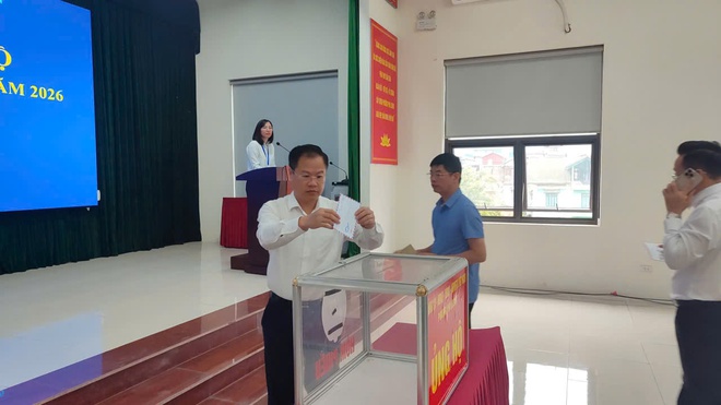 Phường Phú Lương tổ chức Lễ chào cờ tháng 5/2026, ủng hộ Qũy Vì biển đảo Việt Nam- Ảnh 6.