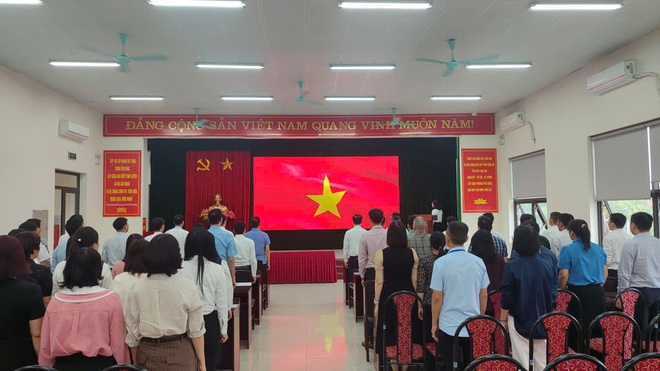 Phường Phú Lương tổ chức Lễ chào cờ tháng 5/2026, ủng hộ Qũy Vì biển đảo Việt Nam- Ảnh 2.
