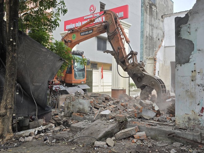 Phường Phú Lương đẩy nhanh giải phóng mặt bằng dự án mở rộng Quốc lộ 6- Ảnh 1.