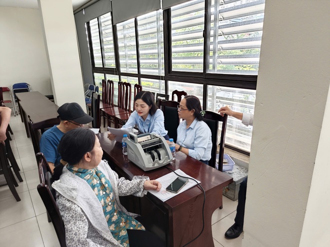 Phường Hà Đông tiếp tục chi trả tiền bồi thường, hỗ trợ đợt 3 dự án Đường giao thông bao quanh khu tưởng niệm danh nhân Chu Văn An- Ảnh 7.