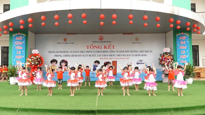 Lễ tổng kết Tháng hành động về An toàn thực phẩm và phát động vệ sinh môi trường, khử khuẩn, phòng, chống bệnh sốt xuất huyết và tay chân miệng trên địa bàn xã Bình Minh- Ảnh 5.