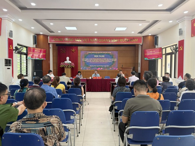 Phường Khương Đình tổ chức lấy ý kiến nhân dân về phương án bồi thường, hỗ trợ, tái định cư dự án đường vành đai 2,5
- Ảnh 5.