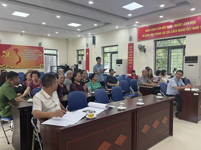 Phường Khương Đình tổ chức lấy ý kiến nhân dân về phương án bồi thường, hỗ trợ, tái định cư dự án đường vành đai 2,5
- Ảnh 3.