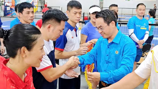 Phường Xuân Phương gắn kết cán bộ công đoàn qua hoạt động thể thao thiết thực- Ảnh 5.