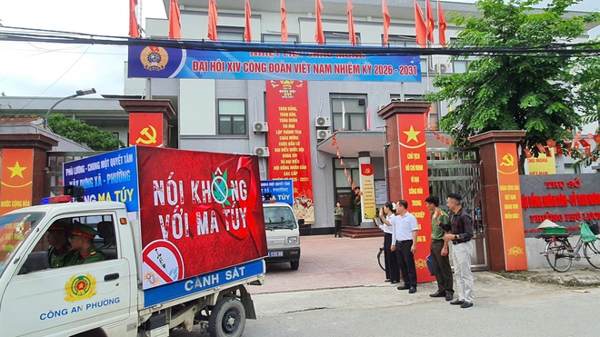 Phường Phú Lương ra quân hưởng ứng tháng hành động phòng, chống ma túy năm 2026: Quyết tâm xây dựng địa bàn không ma túy, phát huy sức mạnh toàn dân trong đấu tranh phòng, chống tệ nạn ma túy- Ảnh 11.
