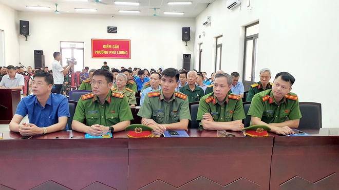 Phường Phú Lương ra quân hưởng ứng tháng hành động phòng, chống ma túy năm 2026: Quyết tâm xây dựng địa bàn không ma túy, phát huy sức mạnh toàn dân trong đấu tranh phòng, chống tệ nạn ma túy- Ảnh 4.