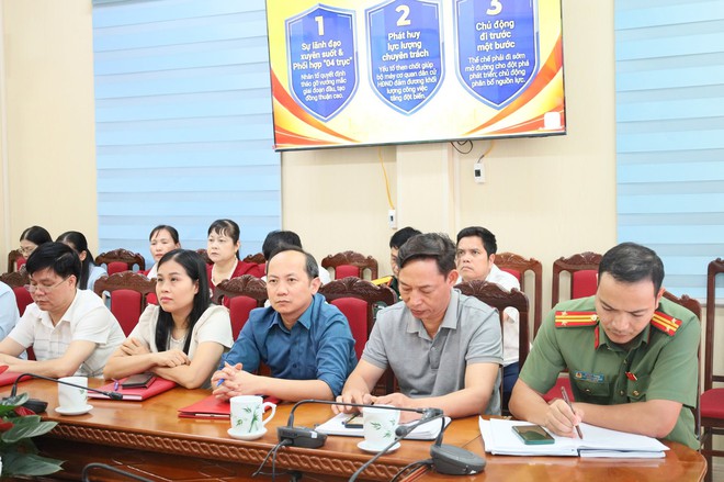 HÀ NỘI SƠ KẾT MỘT NĂM VẬN HÀNH MÔ HÌNH HỆ THỐNG CHÍNH TRỊ VÀ CHÍNH QUYỀN ĐỊA PHƯƠNG HAI CẤP- Ảnh 2.