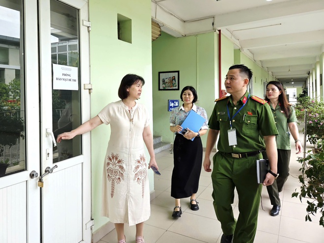 Phường Xuân Phương chủ động kiểm tra, rà soát công tác chuẩn bị Kỳ thi tốt nghiệp THPT năm 2026- Ảnh 2.