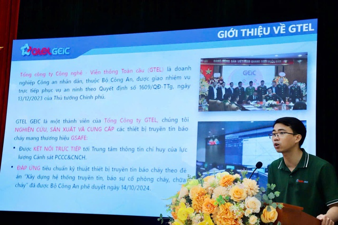 Xã Hồng Vân tổ chức hội nghị tuyên truyền, hướng dẫn lắp đặt thiết bị truyền tin báo cháy- Ảnh 3. Xã Hồng Vân tổ chức hội nghị tuyên truyền, hướng dẫn lắp đặt thiết bị truyền tin báo cháy- Ảnh 3.