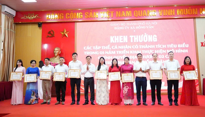 Xã Hồng Vân sơ kết 01 năm thực hiện mô hình chính quyền địa phương 2 cấp và trao giải cuộc thi chính luận về bảo vệ nền tảng tư tưởng của Đảng năm 2026- Ảnh 7.