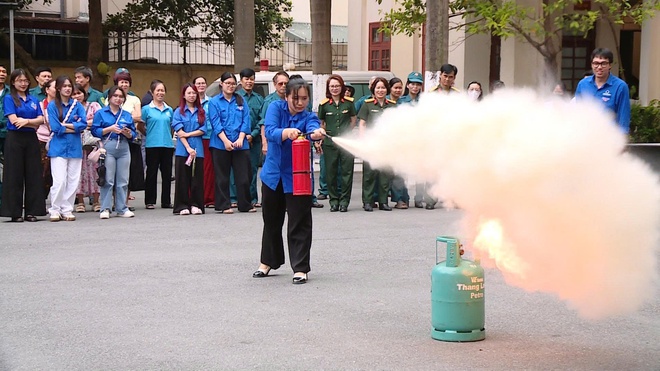 Phường Hà Đông tập huấn Đội xung kích làm nhiệm vụ phòng, chống thiên tai năm 2026- Ảnh 6.