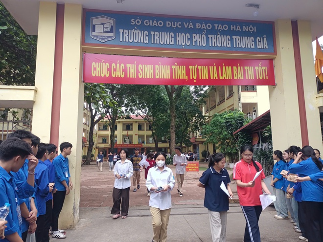 TRUNG GIÃ: NGÀY THI ĐẦU TIÊN DIỄN RA AN TOÀN, NGHIÊM TÚC- Ảnh 1.