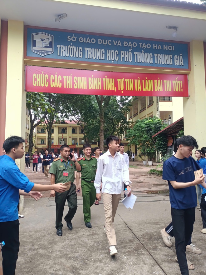 TRUNG GIÃ: NGÀY THI ĐẦU TIÊN DIỄN RA AN TOÀN, NGHIÊM TÚC- Ảnh 3.