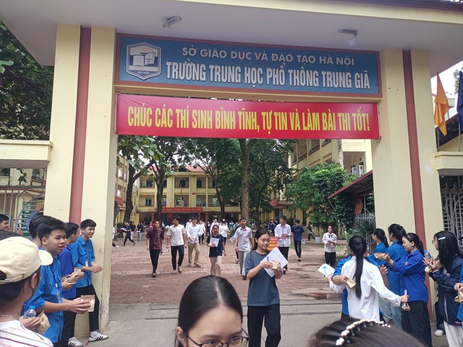 TRUNG GIÃ: NGÀY THI ĐẦU TIÊN DIỄN RA AN TOÀN, NGHIÊM TÚC- Ảnh 5.