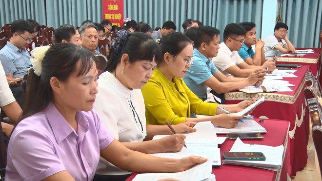 BAN THƯỜNG VỤ ĐẢNG ỦY XÃ CỔ ĐÔ TỔ CHỨC HỘI NGHỊ BAN CHẤP HÀNH ĐẢNG BỘ CHO Ý KIẾN VÀO DỰ THẢO CÁC ĐỀ ÁN SẮP XẾP THÔN VÀ TRIỂN KHAI NHIỆM VỤ PHÁT TRIỂN KINH TẾ - XÃ HỘI 6 THÁNG CUỐI NĂM 2026- Ảnh 2.