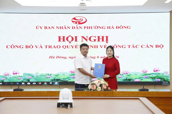 Phường Hà Đông công bố quyết định điều động, bổ nhiệm 02 Hiệu trưởng các trường công lập trên địa bàn- Ảnh 1.