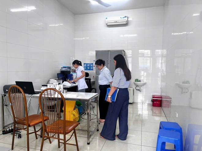 UBND xã Bình Minh tổ chức kiểm tra công vụ đột xuất tại Trạm Y tế xã và Trung tâm Dịch vụ tổng hợp xã- Ảnh 4.