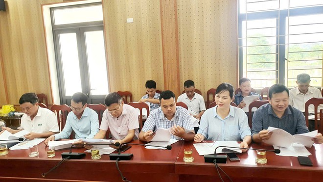 TRUNG GIÃ TỔ CHỨC HỘI NGHỊ LẤY Ý KIẾN NHÂN DÂN VỀ VIỆC SẮP XẾP, TỔ CHỨC LẠI CÁC THÔN TRÊN ĐỊA BÀN XÃ- Ảnh 2.