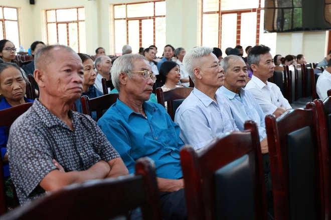 ĐẠI BIỂU HĐND XÃ TRUNG GIÃ TIẾP XÚC CỬ TRI TRƯỚC KỲ HỌP THỨ HAI- Ảnh 7.