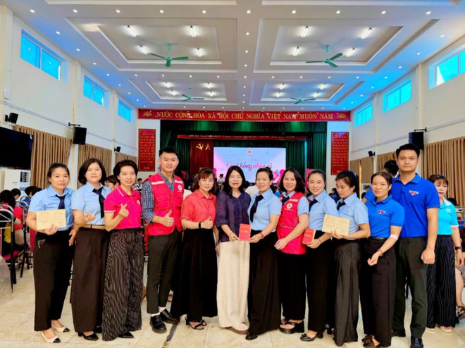 TRUNG GIÃ LAN TỎA NGHĨA CỬ CAO ĐẸP TỪ NGÀY HỘI HIẾN MÁU TÌNH NGUYỆN “GIỌT HỒNG NHÂN ÁI"- Ảnh 4.
