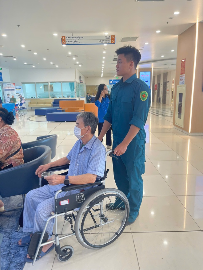 Lan tỏa đạo lý “Đền ơn đáp nghĩa” qua chương trình chăm sóc sức khỏe người có công trên địa bàn phường Xuân Phương- Ảnh 6.