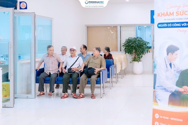 Lan tỏa đạo lý “Đền ơn đáp nghĩa” qua chương trình chăm sóc sức khỏe người có công trên địa bàn phường Xuân Phương- Ảnh 1.