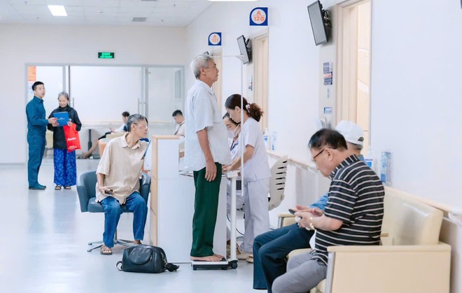 Lan tỏa đạo lý “Đền ơn đáp nghĩa” qua chương trình chăm sóc sức khỏe người có công trên địa bàn phường Xuân Phương- Ảnh 8.