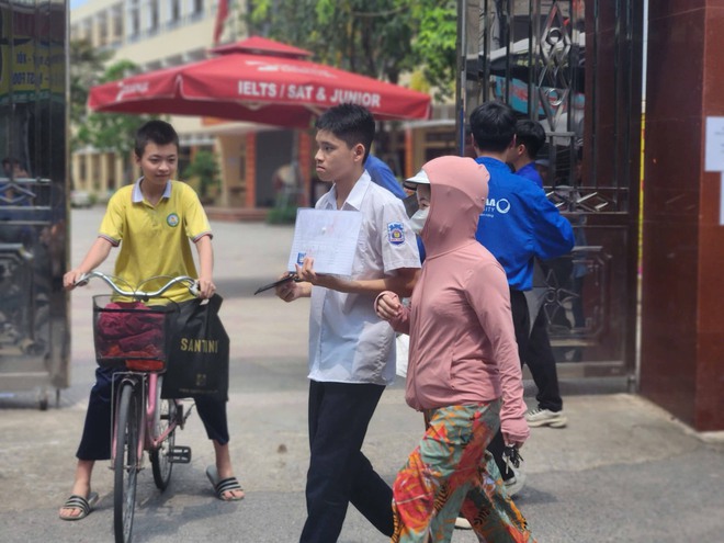Gần 4800 thí sinh Hà Đông hoàn thành kỳ thi tuyển sinh lớp 10 năm học 2026- 2027- Ảnh 8.