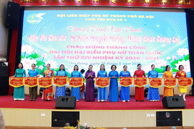Sôi nổi chương trình nghệ thuật chào mừng thành công Đại hội đại biểu Phụ nữ toàn quốc lần thứ XIV của Hội LHPN Cụm thi đua số 4 - Ảnh 1.
