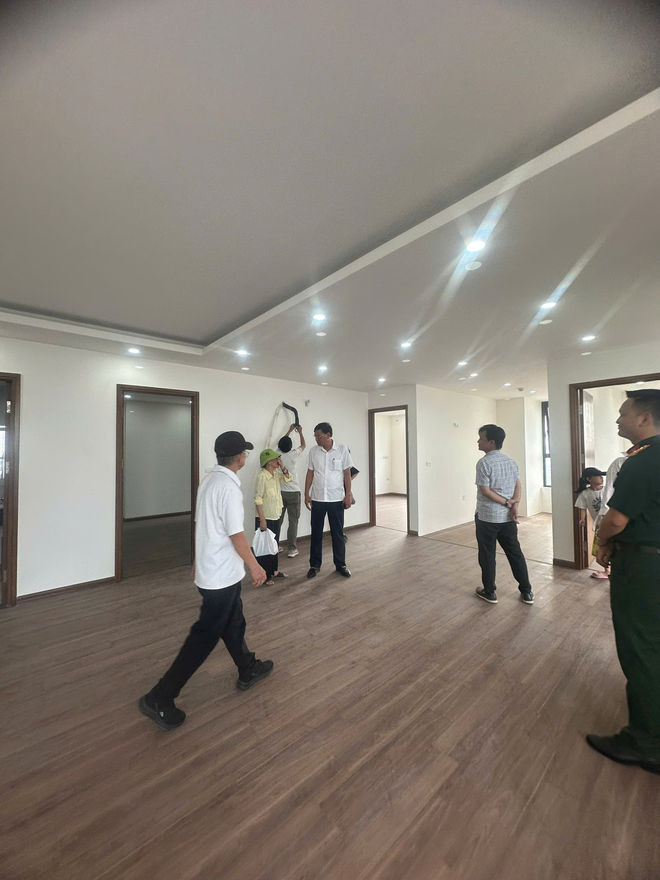 Khương Đình: Đẩy nhanh công tác bàn giao căn hộ tái định cư cho các hộ dân thuộc diện giải phóng mặt bằng- Ảnh 3.