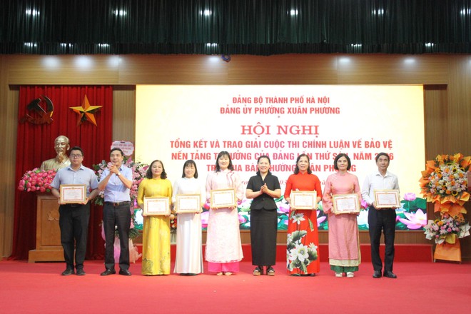 Phường Xuân Phương tổng kết và trao giải Cuộc thi chính luận về bảo vệ nền tảng tư tưởng của Đảng lần thứ Sáu năm 2026- Ảnh 12.