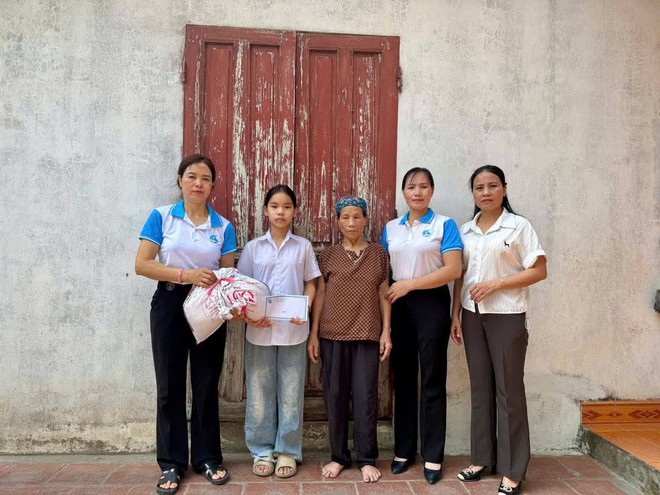 HỘI LHPN XÃ CỔ ĐÔ TIẾP TỤC TRIỂN KHAI CHƯƠNG TRÌNH “MẸ ĐỠ ĐẦU” ĐỒNG HÀNH CÙNG TRẺ MỒ CÔI CÓ HOÀN CẢNH KHÓ KHĂN- Ảnh 1.