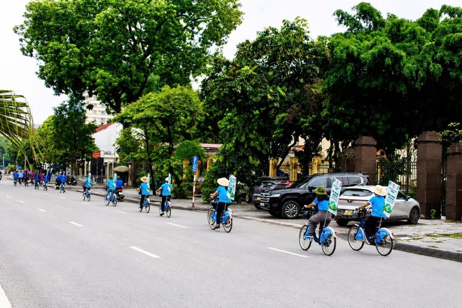 Phường Hà Đông ra quân phát động phong trào “Toàn dân chung tay bảo vệ môi trường vì Thủ đô xanh - sạch - đẹp”.- Ảnh 7.