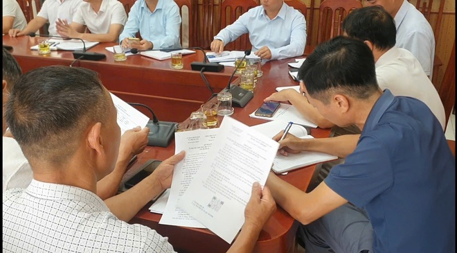 TRUNG GIÃ TỔ CHỨC HỘI NGHỊ LẤY Ý KIẾN NHÂN DÂN VỀ VIỆC SẮP XẾP, TỔ CHỨC LẠI CÁC THÔN TRÊN ĐỊA BÀN XÃ.- Ảnh 2.