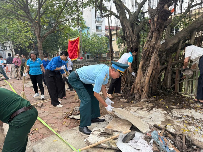 Phường Phú Lương tổ chức ra quân tổng vệ sinh môi trường hưởng ứng Ngày Môi trường Thế giới 5/6- Ảnh 6.