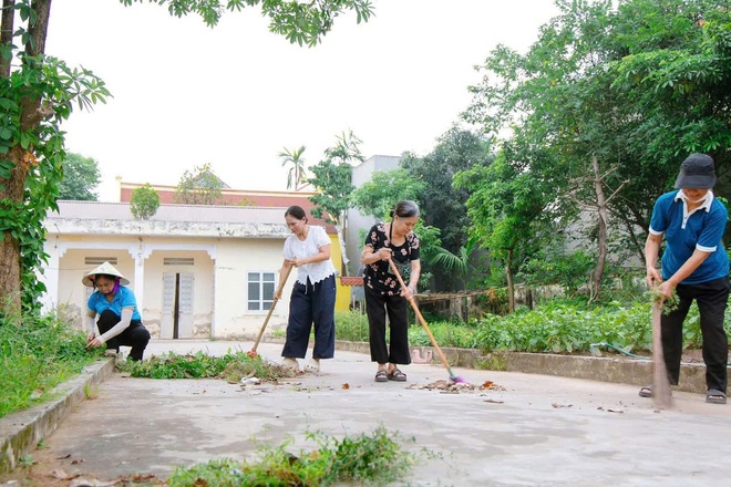 Xã Hồng Vân ra quân hưởng ứng phong trào “toàn dân chung tay bảo vệ môi trường, vì thủ đô xanh - sạch - đẹp” năm 2026.- Ảnh 8.