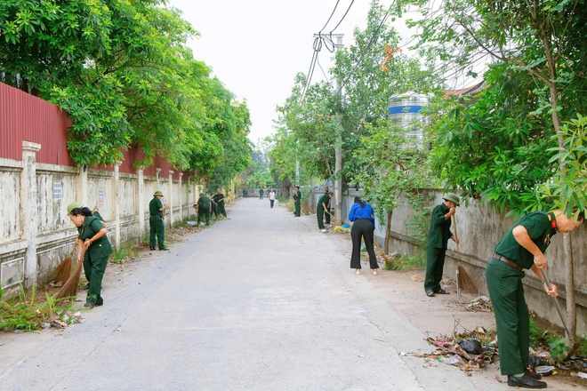 Xã Hồng Vân ra quân hưởng ứng phong trào “toàn dân chung tay bảo vệ môi trường, vì thủ đô xanh - sạch - đẹp” năm 2026.- Ảnh 9.