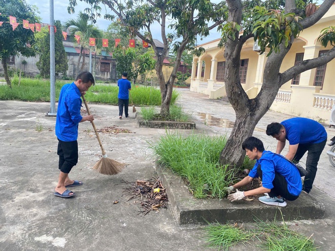 Xã Hồng Vân ra quân hưởng ứng phong trào “toàn dân chung tay bảo vệ môi trường, vì thủ đô xanh - sạch - đẹp” năm 2026.- Ảnh 10.