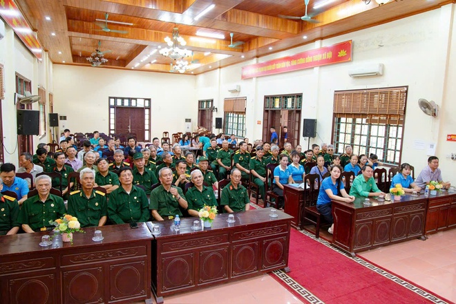 Xã Hồng Vân ra quân hưởng ứng phong trào “toàn dân chung tay bảo vệ môi trường, vì thủ đô xanh - sạch - đẹp” năm 2026.- Ảnh 1.