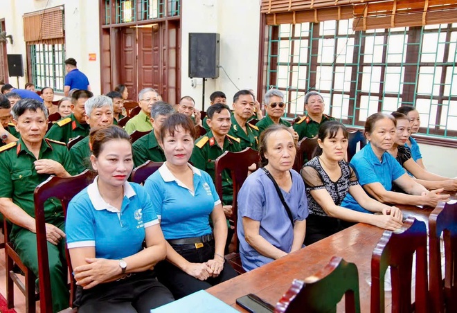 Xã Hồng Vân ra quân hưởng ứng phong trào “toàn dân chung tay bảo vệ môi trường, vì thủ đô xanh - sạch - đẹp” năm 2026.- Ảnh 3.